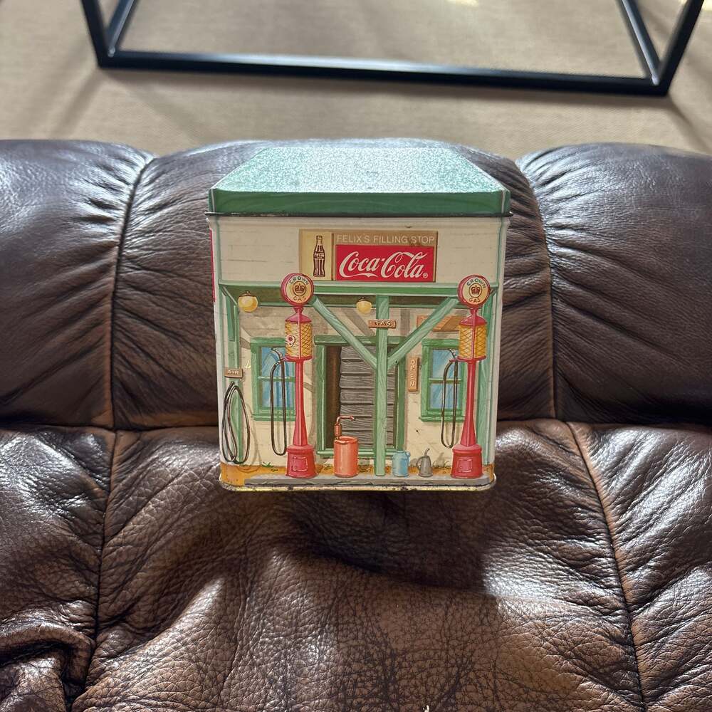 Vintage 1992 Coca-Cola Felix's Filling Stop Gas Station Collectible Tin
